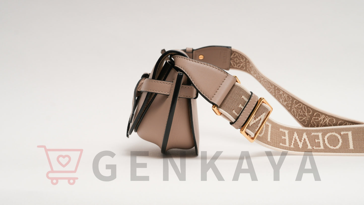 LOEWE ゲート デュアル ミニ レザー ショルダーバッグ ベージュ