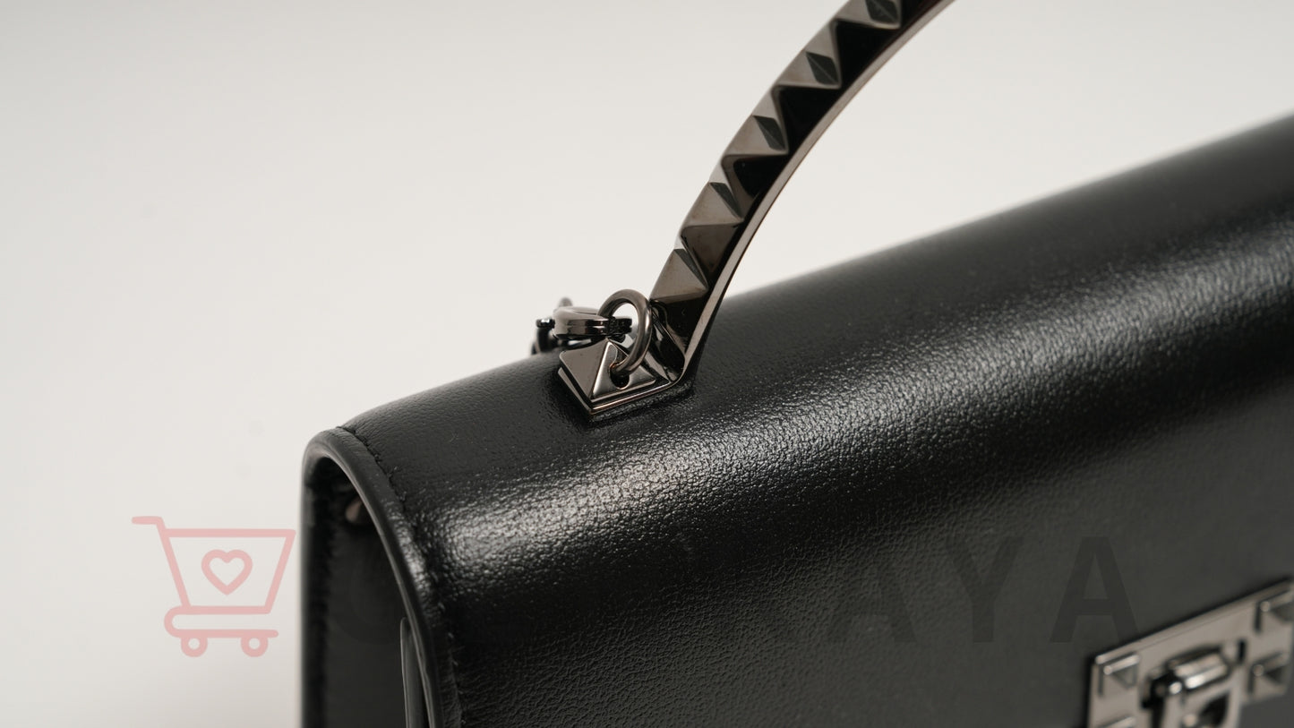 VALENTINO ロックスタッズ レザー チェーン ショルダーバッグ ブラック