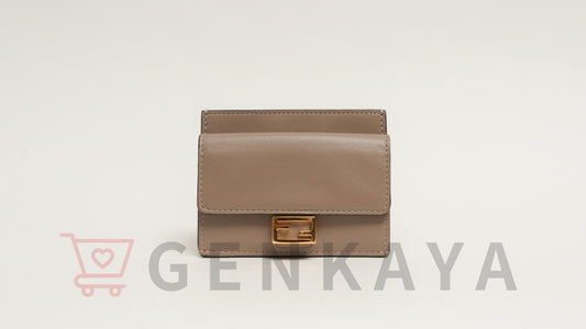 FENDI FFエンボス 8M0423 レザー カードケース グレージュ