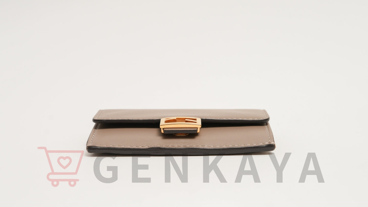 FENDI FFエンボス 8M0423 レザー カードケース グレージュ