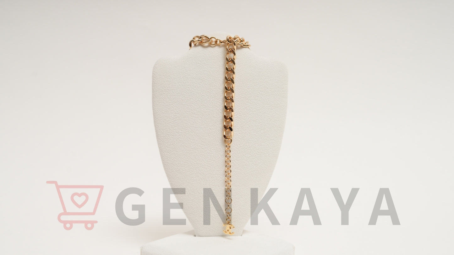 CHANEL C24C GP ロゴ ラインストーン チョーカー ローラスケート ネックレス ゴールド