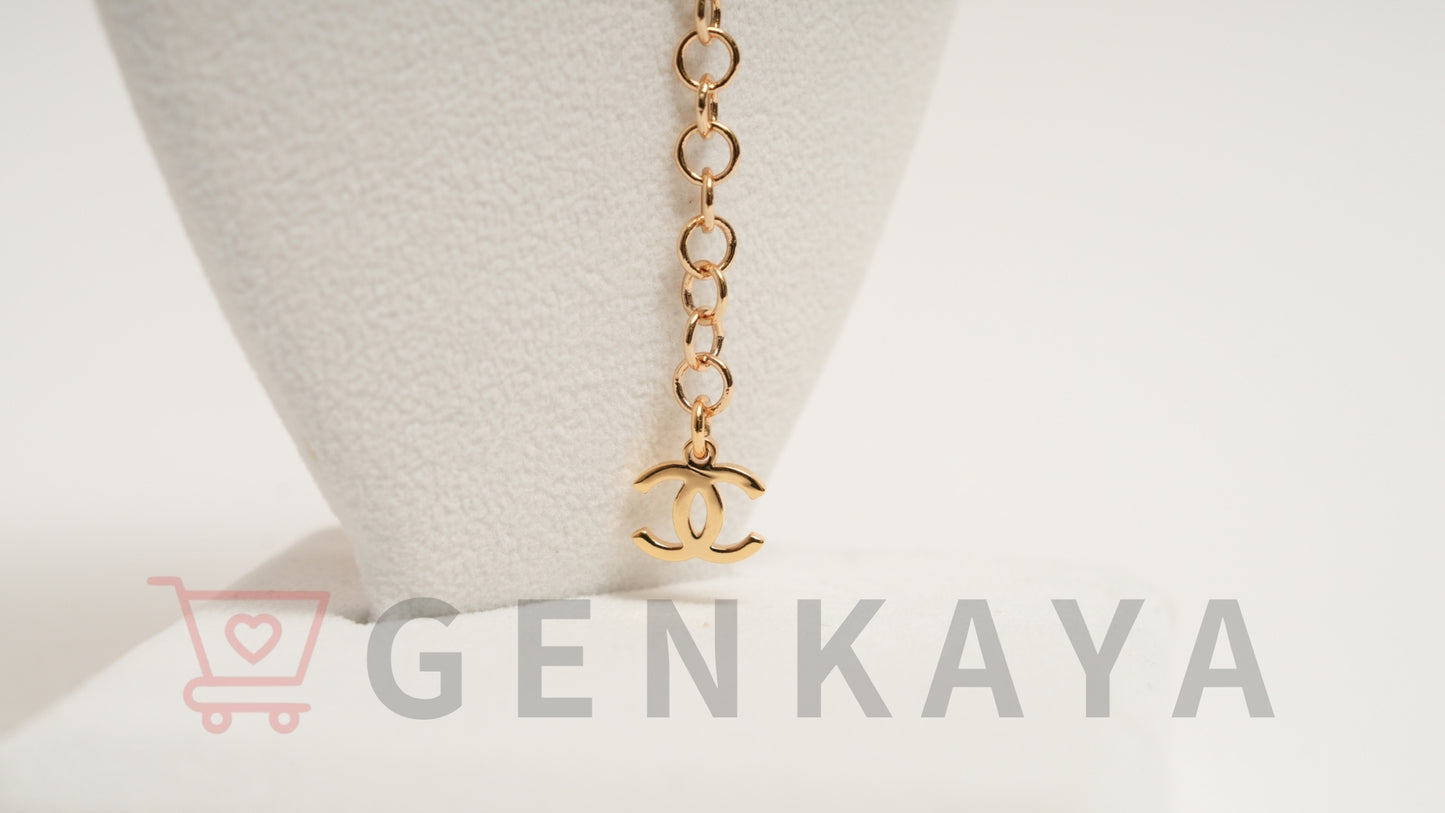 CHANEL C24C GP ロゴ ラインストーン チョーカー ローラスケート ネックレス ゴールド