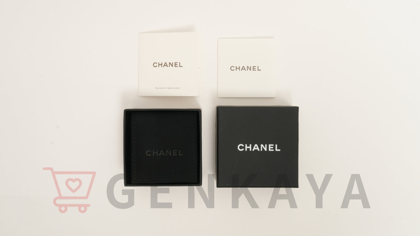CHANEL ココマーク ピアス B25S シルバー