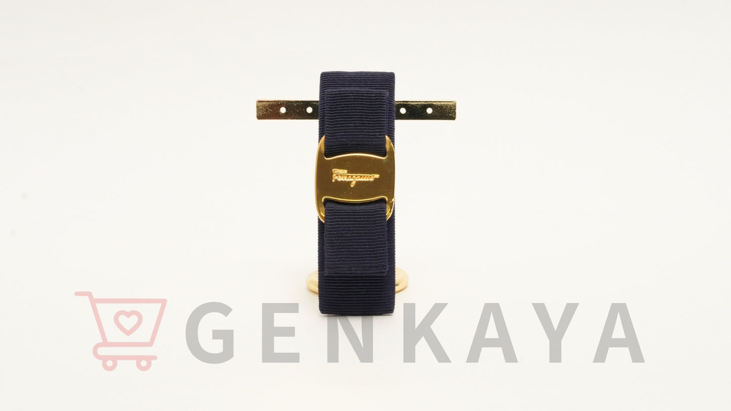 Ferragamo ヴァラ バレッタ ネイビー