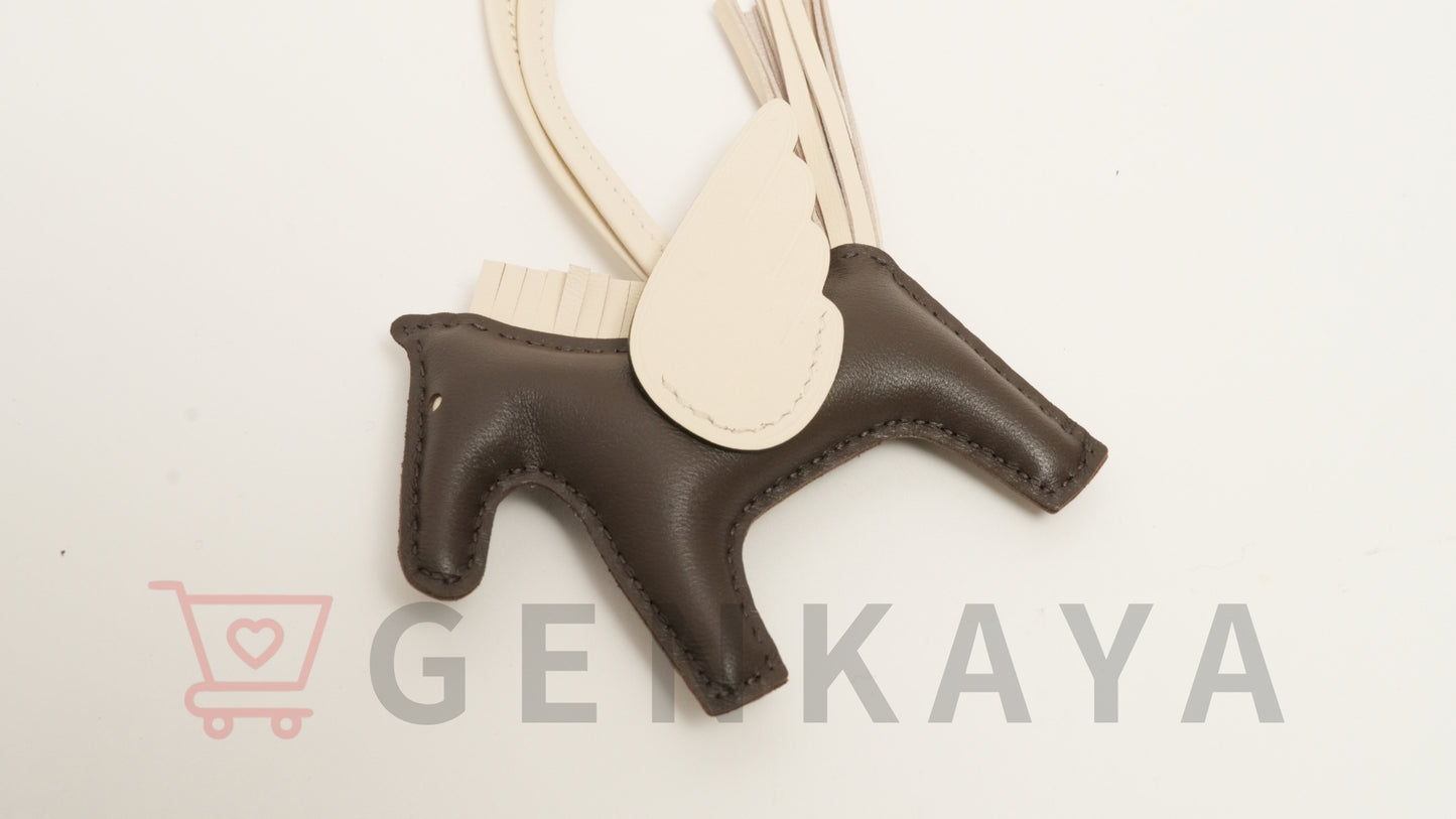 Hermès ロデオチャーム ペガサスPM K刻印：2025 ショコラ×クレ アニョーミロ