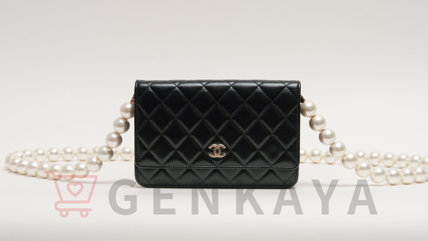 CHANEL マトラッセ ラムスキン パール チェーンウォレット ブラック ゴールド金具 AP2579 30番台