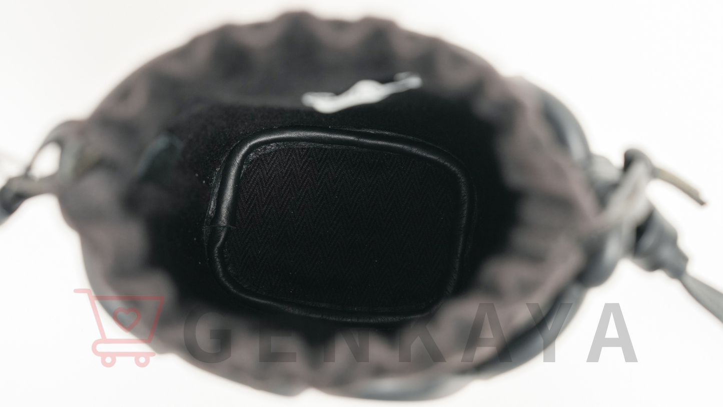 LOEWE アナグラム インフレーテッドポケット レザー×ラバー ショルダーバッグ ブラック